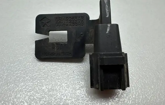 Chrysler Pacifica Outside/exterior temperature sensor 05149265AB 90136