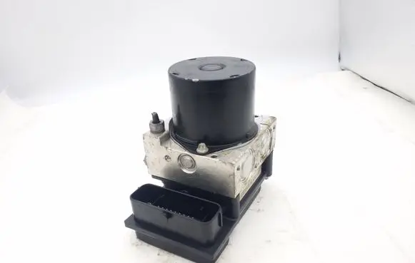 Skoda Fabia Mk2 (5J) ABS Pump 6R0614117F 6R0907379J 0265800816