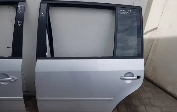 Volkswagen Touran II Rear door