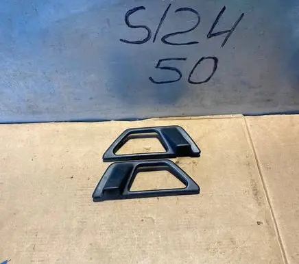 Mercedes-Benz E W124 Front door handle cover A2991 A2990