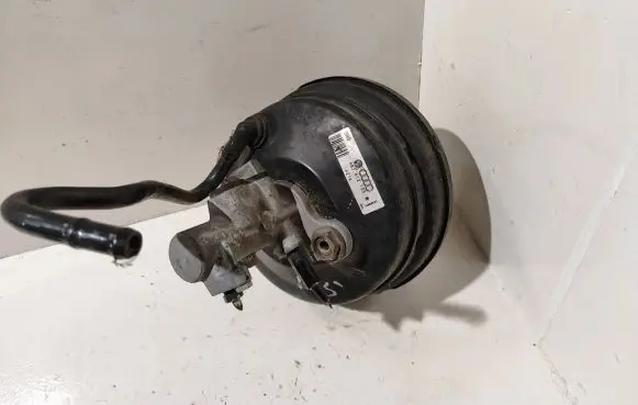 Audi A4 S4 B5 8D Brake booster 4B3612105
