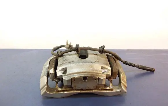 BMW 7 F01 F02 F03 F04 Front brake caliper 