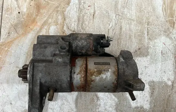 Jaguar XJ X351 Starter motor FW9311001BB 4380001520
