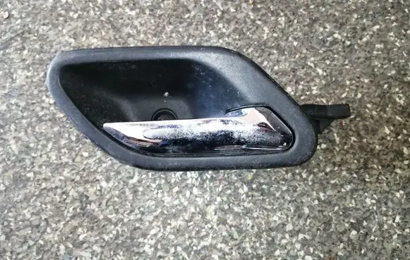 BMW 5 E39 Front door interior handle 8226050