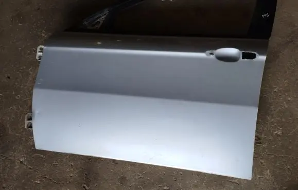 Alfa Romeo 147 Front door