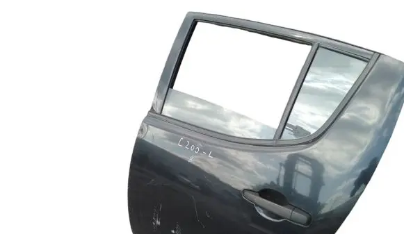 Mitsubishi L200 Rear door
