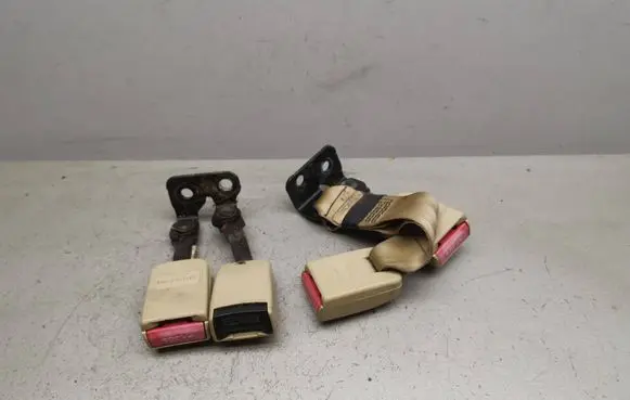 Peugeot 607 Rear seatbelt buckle