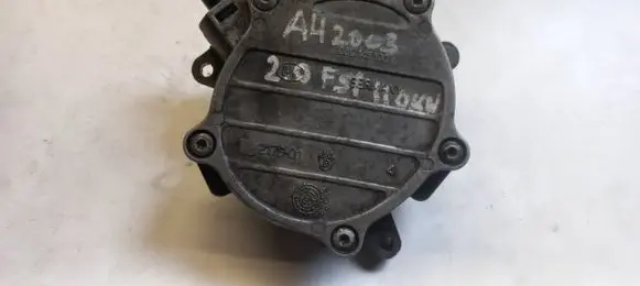Audi A4 S4 B6 8E 8H Vacuum pump 06D145100