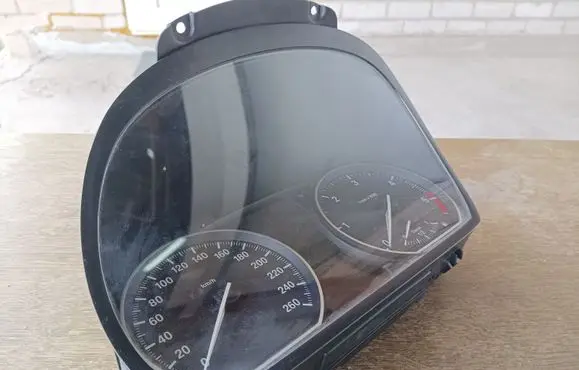 BMW 1 E81 E87 Speedometer (instrument cluster) 1024955 9141477 170083171