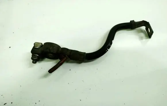 Volkswagen Polo IV 9N3 Positive cable (battery)