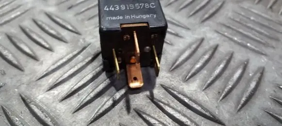 Audi A4 S4 B5 8D Other relay 443919578c 267