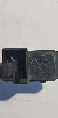 Tailgate opening switch