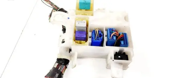 Toyota Corolla E120 E130 Fuse box set 6189