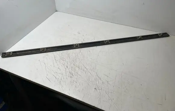 BMW 5 E39 Front door trim (molding) 7004024