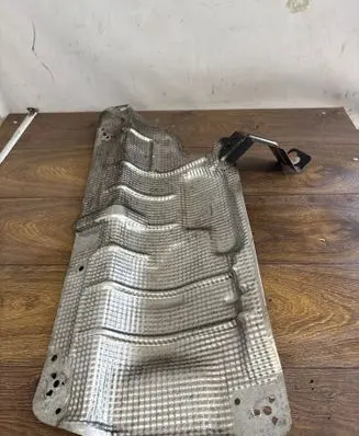 Exhaust heat shield
