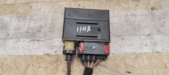 Peugeot 308 Glow plug pre-heat relay 18010953