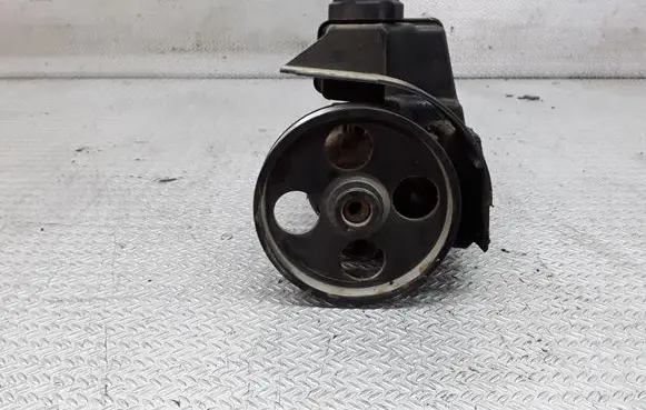 Peugeot 406 Power steering pump