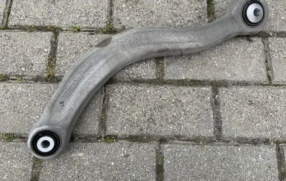 Rear control arm