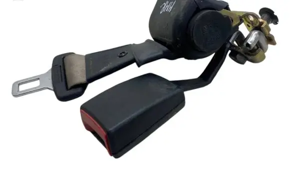Middle seatbelt (rear)