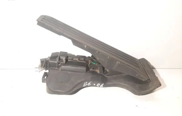 Volkswagen PASSAT B6 Accelerator throttle pedal 1K1723503L