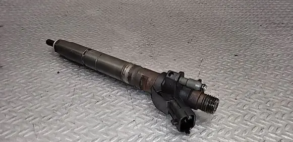 Volvo V70 Fuel injector 31272767 0445116036