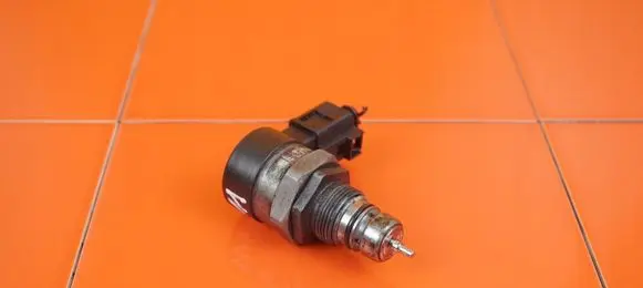 Audi Q7 4L Fuel pressure sensor 0281002854 BUG
