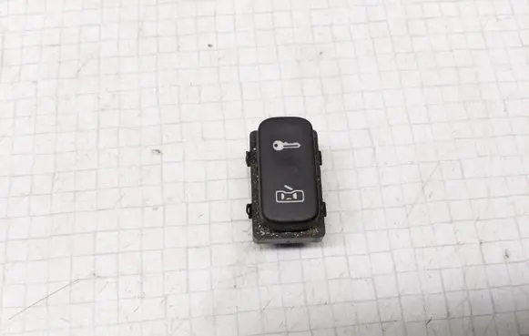 Skoda Octavia Mk2 (1Z) Central locking switch button 1Z0962125A