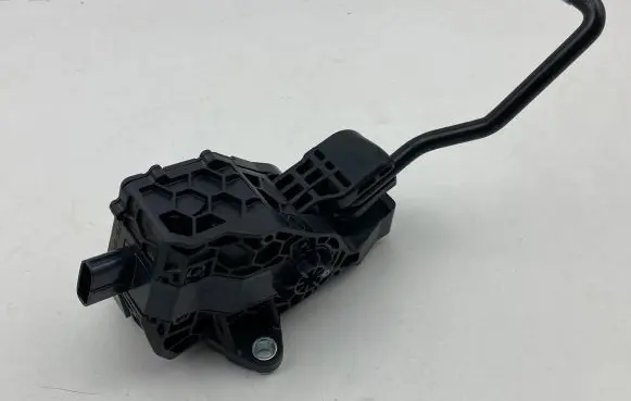 Toyota RAV 4 (XA50) Accelerator throttle pedal 7811033131 2701001030 08E25A0374