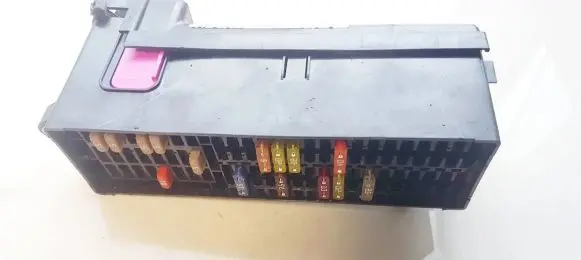 Volkswagen Touran I Fuse box set 1t2970039 1t2970076h