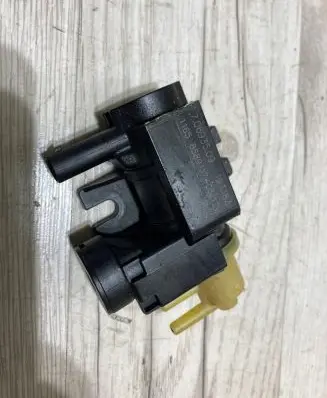 BMW X2 F39 Turbo solenoid valve 8589117