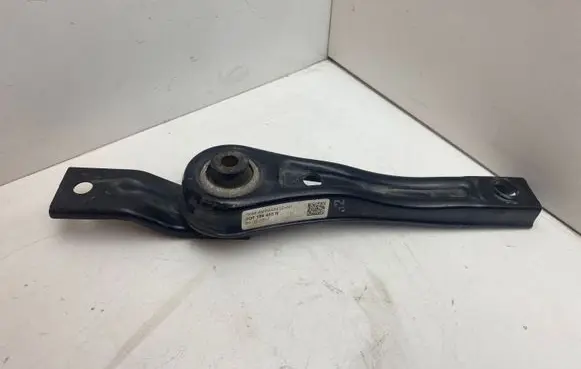 Skoda Octavia Mk3 (5E) Engine mount bracket 5Q0199855N