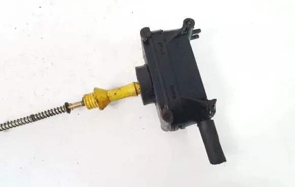 Mercedes-Benz E W124 Central locking vacuum pump 