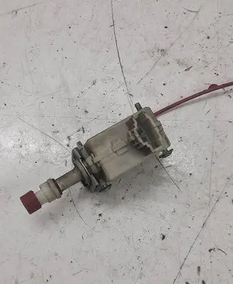 Fuel tank cap lock