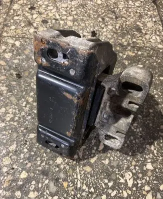 Volkswagen Golf IV Engine mount bracket 1jo199555