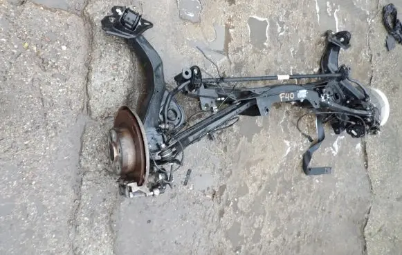 BMW 1 F40 Rear axle beam 6851560 3312020