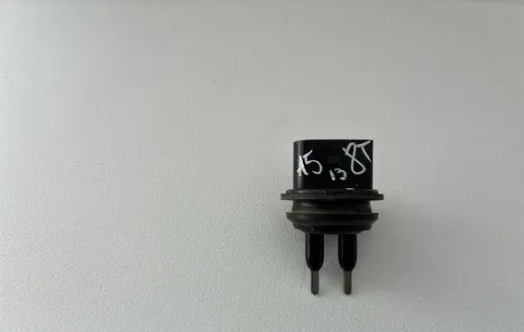 Audi A5 8T 8F Windshield washer fluid level sensor 7M0919376