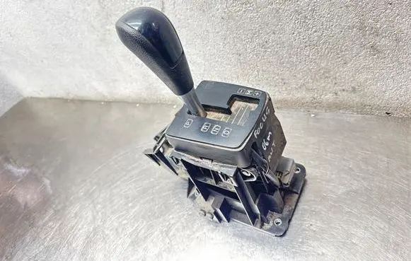 Ford Focus Gear shifter/selector 5M5P7C453BE 5M5P7C453