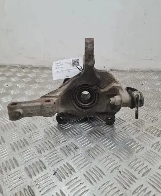 Opel Vivaro Front wheel hub