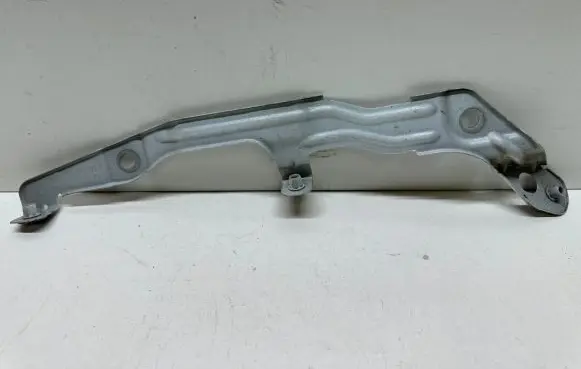 Audi A7 S7 4K8 Fender mounting bracket 4K8821168A