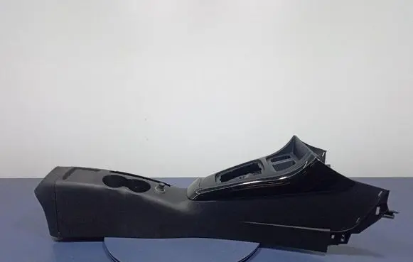 Alfa Romeo Giulietta Center console 