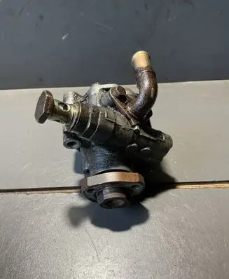 Volkswagen Golf IV Power steering pump 1J0422134A