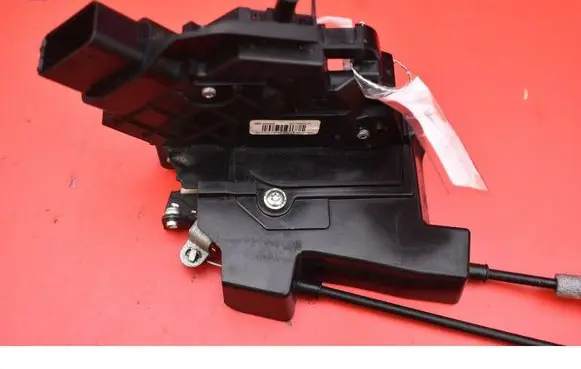 Volvo S40 Front door lock 30799308