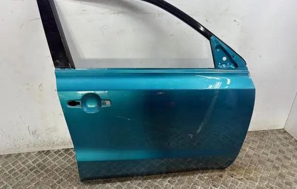 Suzuki Vitara (LY) Front door