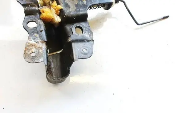Nissan X-Trail T30 Seat back rest lock catch 