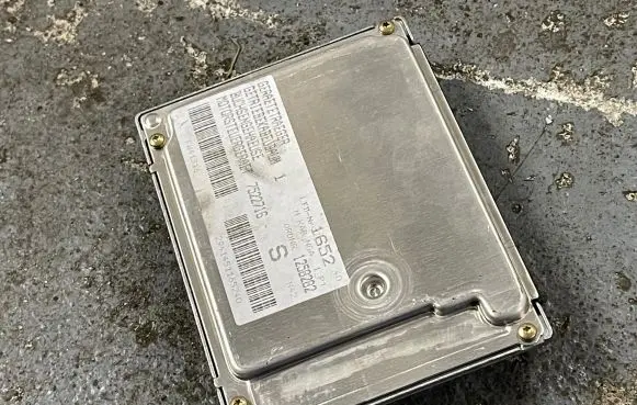 BMW 3 E46 Engine control unit/module ECU 7523838 26RT5524 0261209005