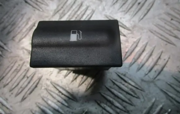 Skoda Octavia Mk1 (1U) Fuel tank opening switch 