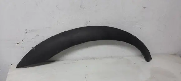 Volvo XC70 Rear arch trim