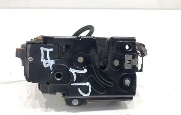 Skoda Fabia Mk2 (5J) Front door lock 