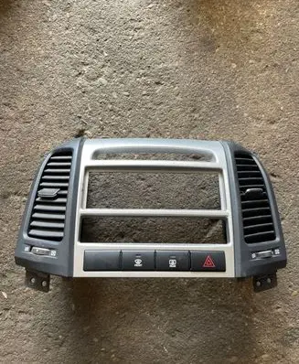 Hyundai Santa Fe Dash center air vent grill 974202B900