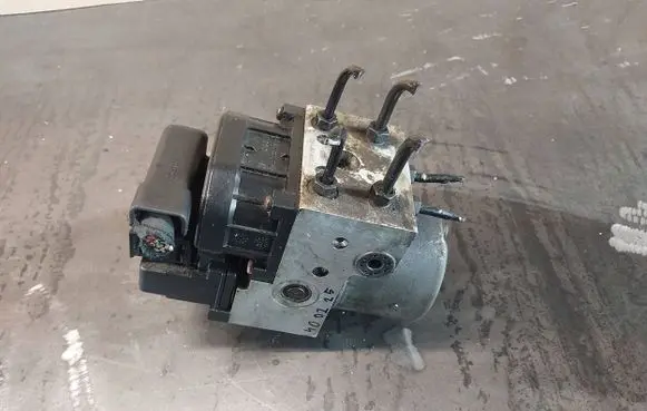 Volkswagen PASSAT B5 ABS Pump 8E0614111AD 0265216562 0273004281